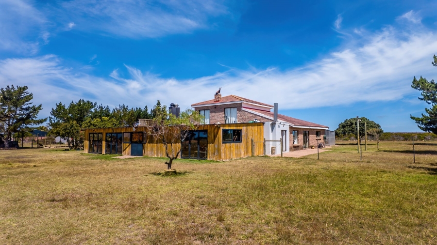 5 Bedroom Property for Sale in Hartenbos Central Western Cape